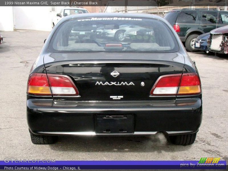 Super Black / Charcoal Black 1999 Nissan Maxima GXE