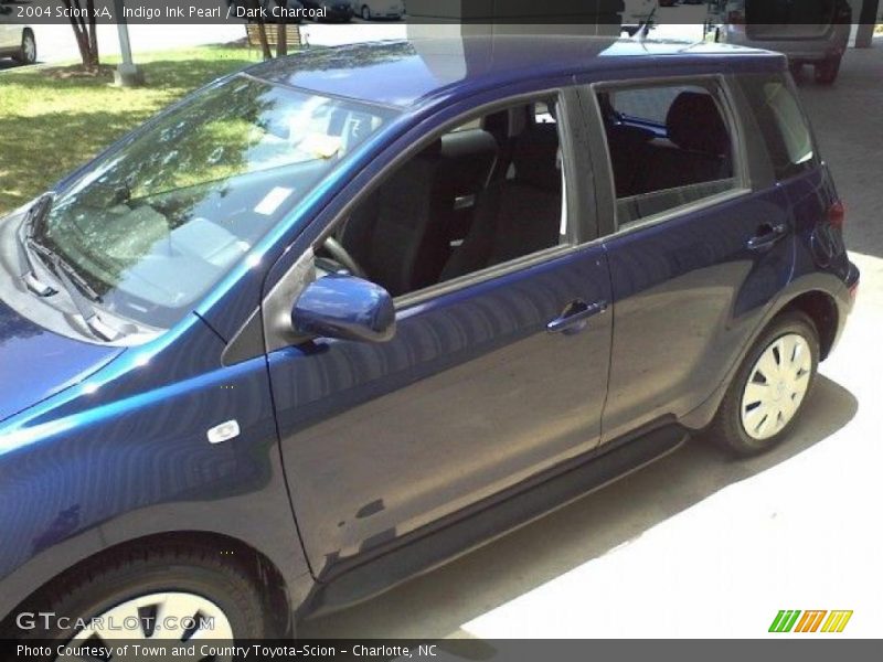 Indigo Ink Pearl / Dark Charcoal 2004 Scion xA
