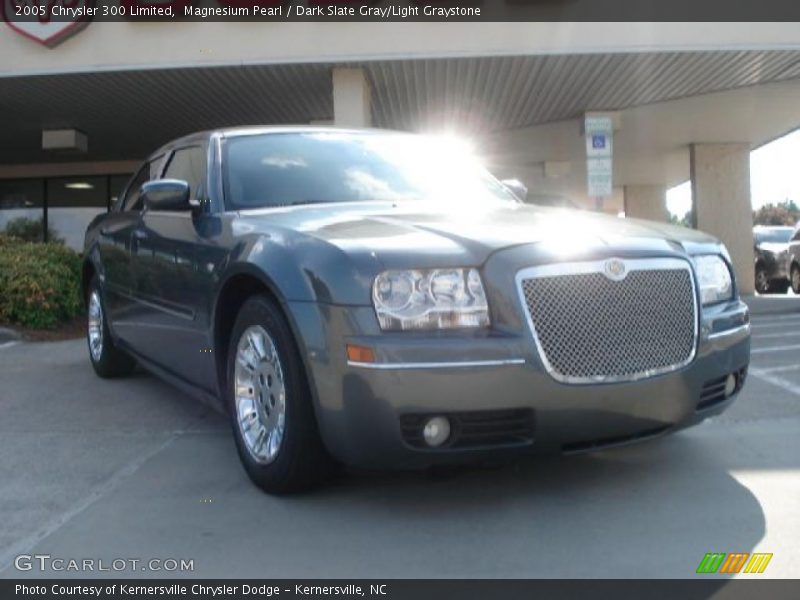 Magnesium Pearl / Dark Slate Gray/Light Graystone 2005 Chrysler 300 Limited