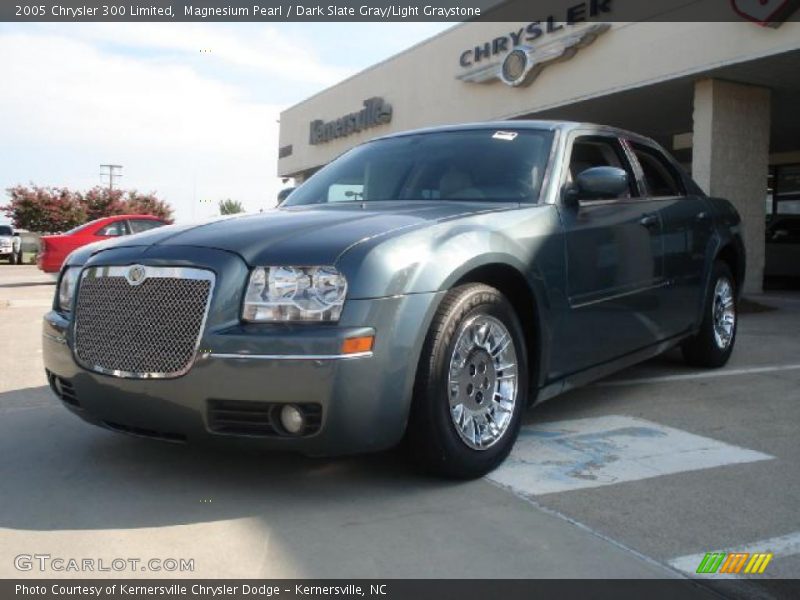 Magnesium Pearl / Dark Slate Gray/Light Graystone 2005 Chrysler 300 Limited