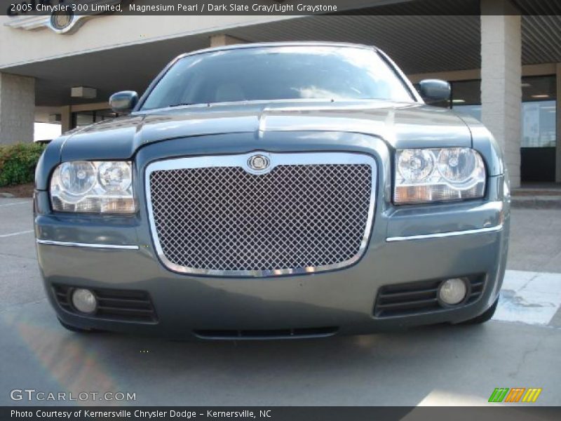 Magnesium Pearl / Dark Slate Gray/Light Graystone 2005 Chrysler 300 Limited