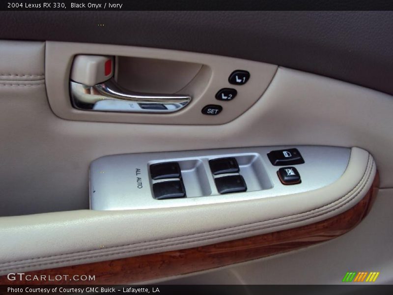 Black Onyx / Ivory 2004 Lexus RX 330