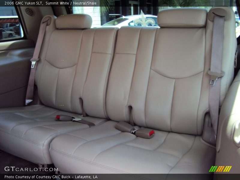 Summit White / Neutral/Shale 2006 GMC Yukon SLT