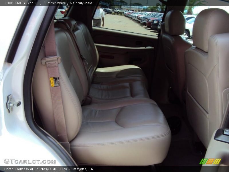 Summit White / Neutral/Shale 2006 GMC Yukon SLT