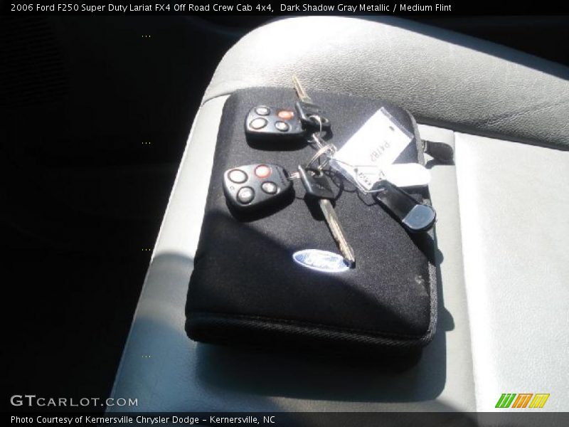 Dark Shadow Gray Metallic / Medium Flint 2006 Ford F250 Super Duty Lariat FX4 Off Road Crew Cab 4x4