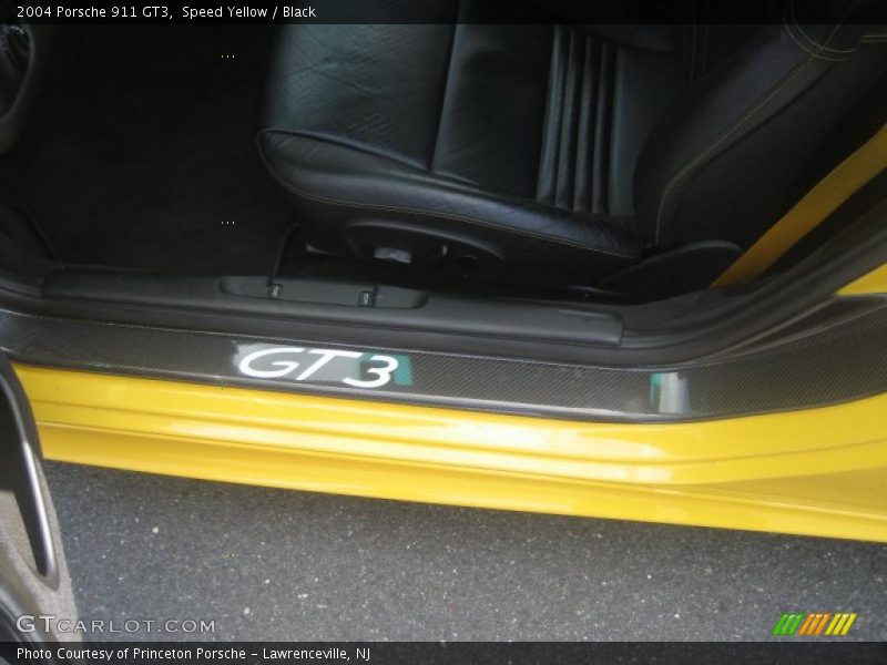 Speed Yellow / Black 2004 Porsche 911 GT3