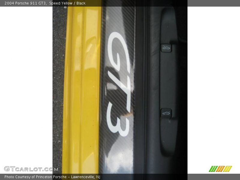 Speed Yellow / Black 2004 Porsche 911 GT3