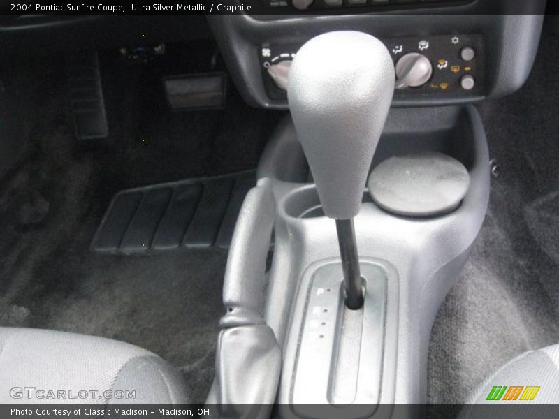 Ultra Silver Metallic / Graphite 2004 Pontiac Sunfire Coupe