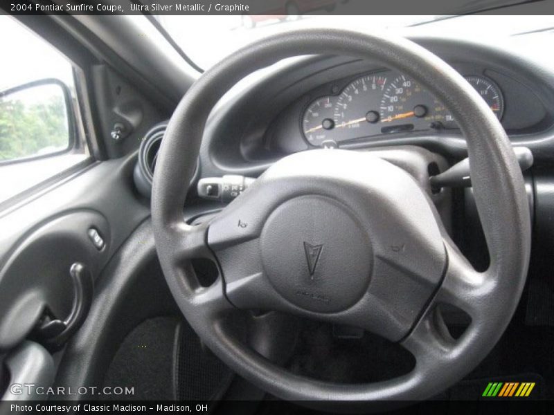 Ultra Silver Metallic / Graphite 2004 Pontiac Sunfire Coupe