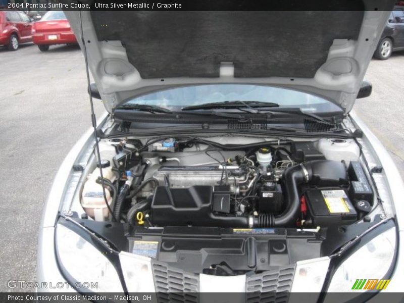 Ultra Silver Metallic / Graphite 2004 Pontiac Sunfire Coupe