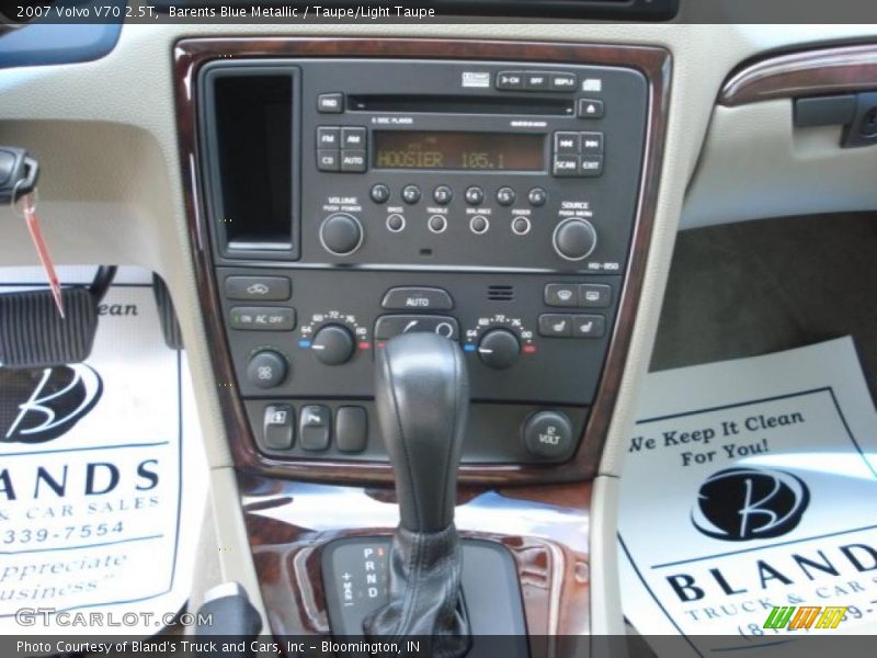 Barents Blue Metallic / Taupe/Light Taupe 2007 Volvo V70 2.5T