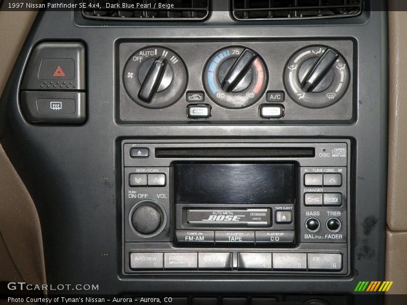 Dark Blue Pearl / Beige 1997 Nissan Pathfinder SE 4x4