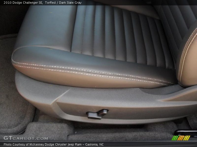 TorRed / Dark Slate Gray 2010 Dodge Challenger SE