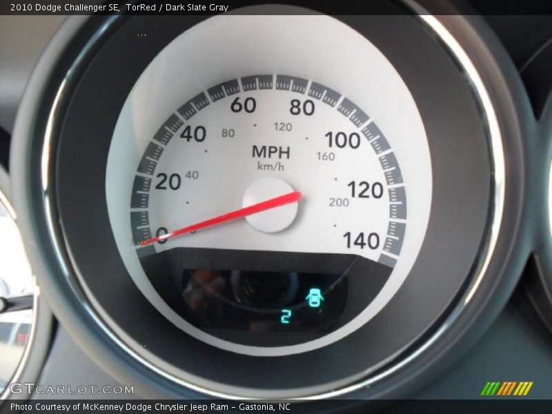 TorRed / Dark Slate Gray 2010 Dodge Challenger SE
