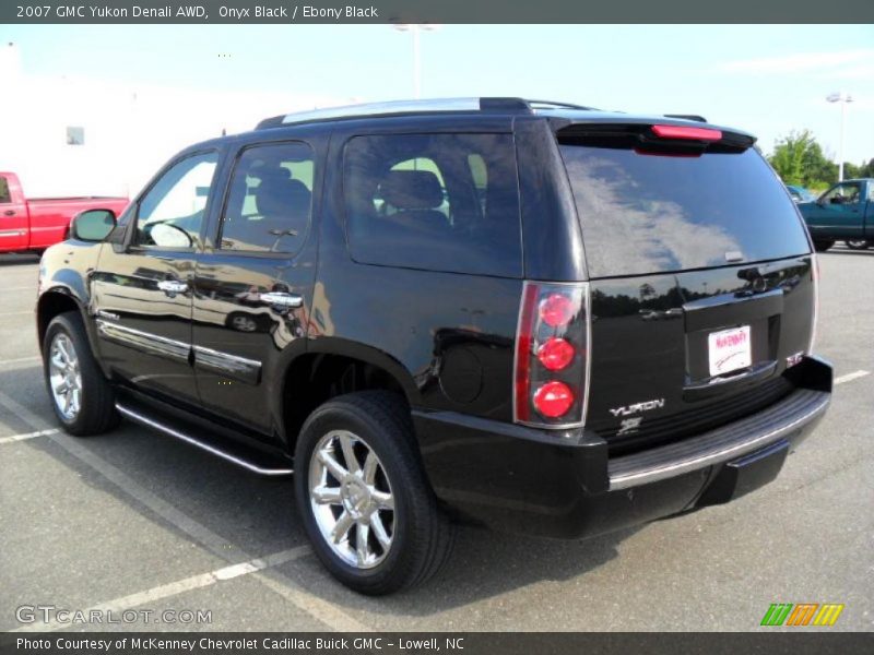 Onyx Black / Ebony Black 2007 GMC Yukon Denali AWD