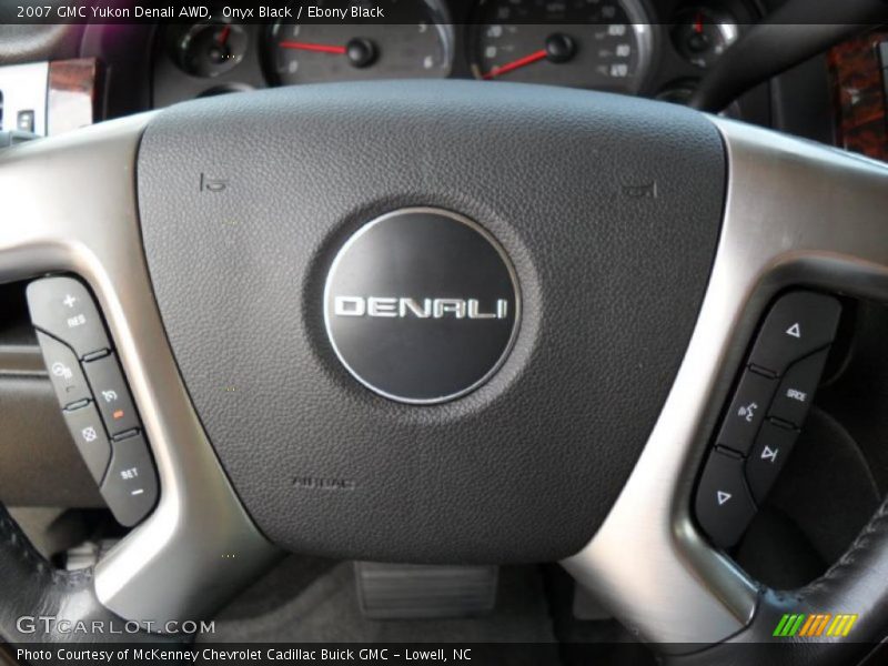 Onyx Black / Ebony Black 2007 GMC Yukon Denali AWD