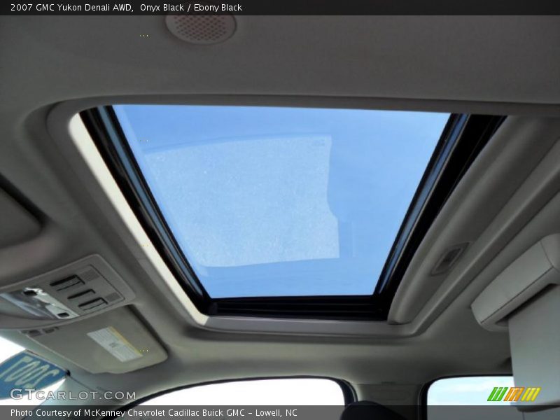 Onyx Black / Ebony Black 2007 GMC Yukon Denali AWD