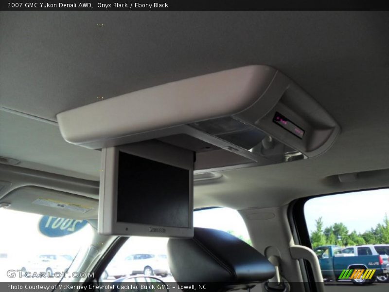 Onyx Black / Ebony Black 2007 GMC Yukon Denali AWD