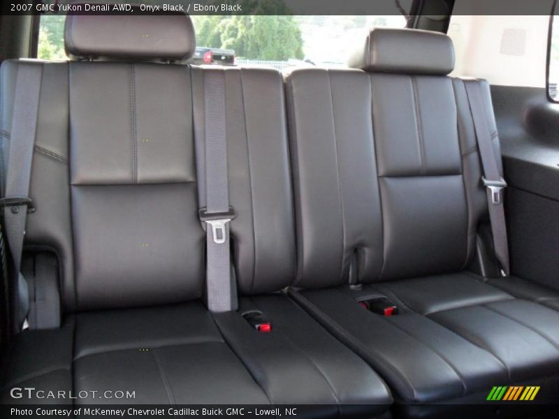 Onyx Black / Ebony Black 2007 GMC Yukon Denali AWD