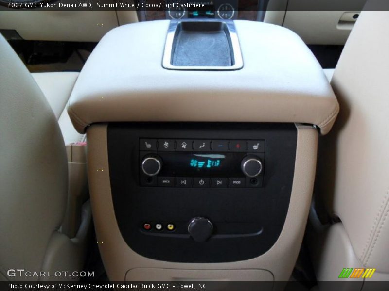 Summit White / Cocoa/Light Cashmere 2007 GMC Yukon Denali AWD