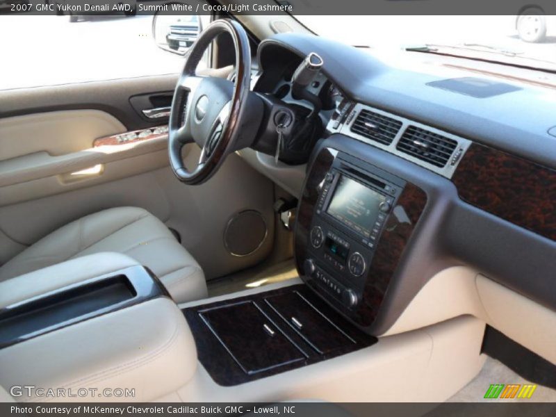 Summit White / Cocoa/Light Cashmere 2007 GMC Yukon Denali AWD