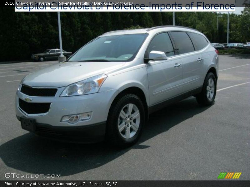 Silver Ice Metallic / Dark Gray/Light Gray 2010 Chevrolet Traverse LT