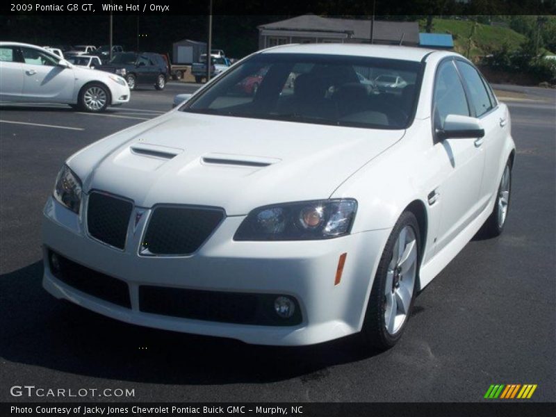 White Hot / Onyx 2009 Pontiac G8 GT