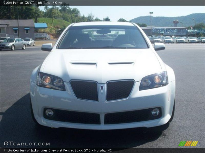 White Hot / Onyx 2009 Pontiac G8 GT