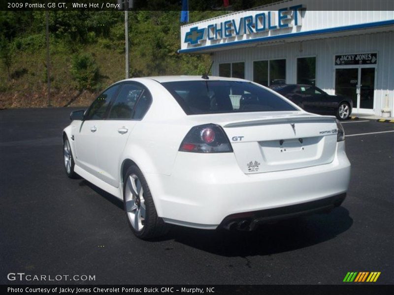 White Hot / Onyx 2009 Pontiac G8 GT