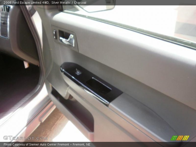 Silver Metallic / Charcoal 2008 Ford Escape Limited 4WD