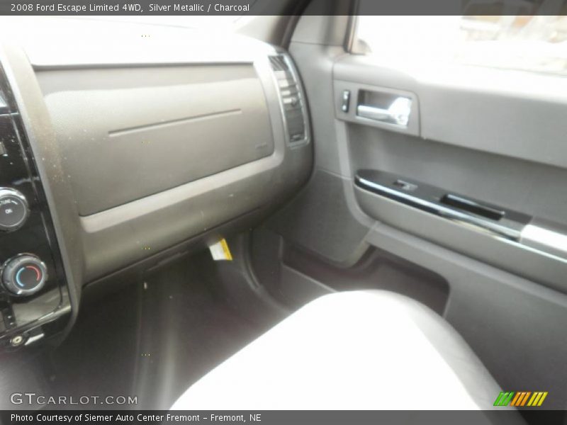Silver Metallic / Charcoal 2008 Ford Escape Limited 4WD