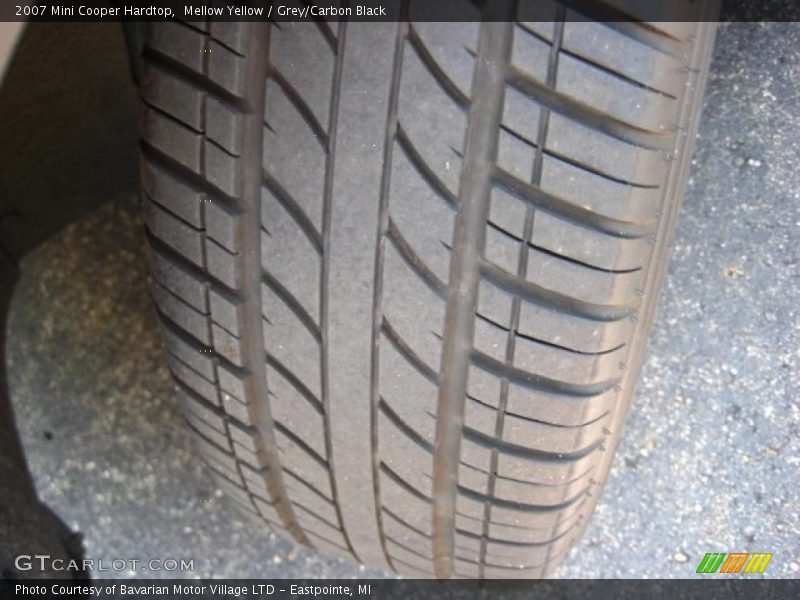 Mellow Yellow / Grey/Carbon Black 2007 Mini Cooper Hardtop