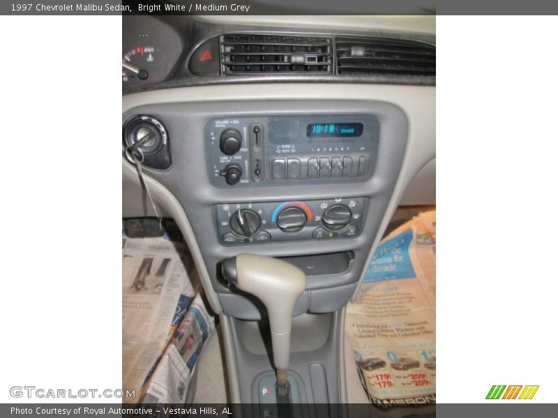 Bright White / Medium Grey 1997 Chevrolet Malibu Sedan
