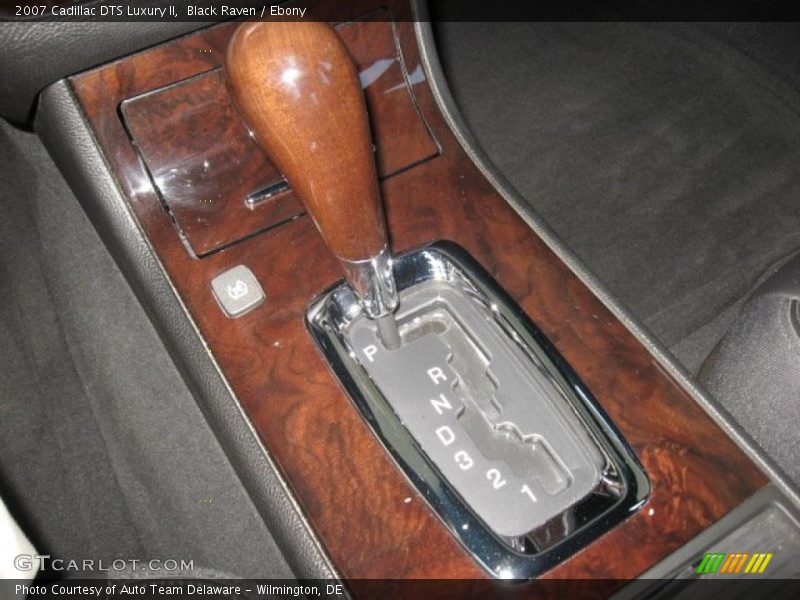 Black Raven / Ebony 2007 Cadillac DTS Luxury II