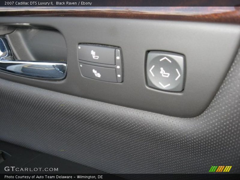 Black Raven / Ebony 2007 Cadillac DTS Luxury II