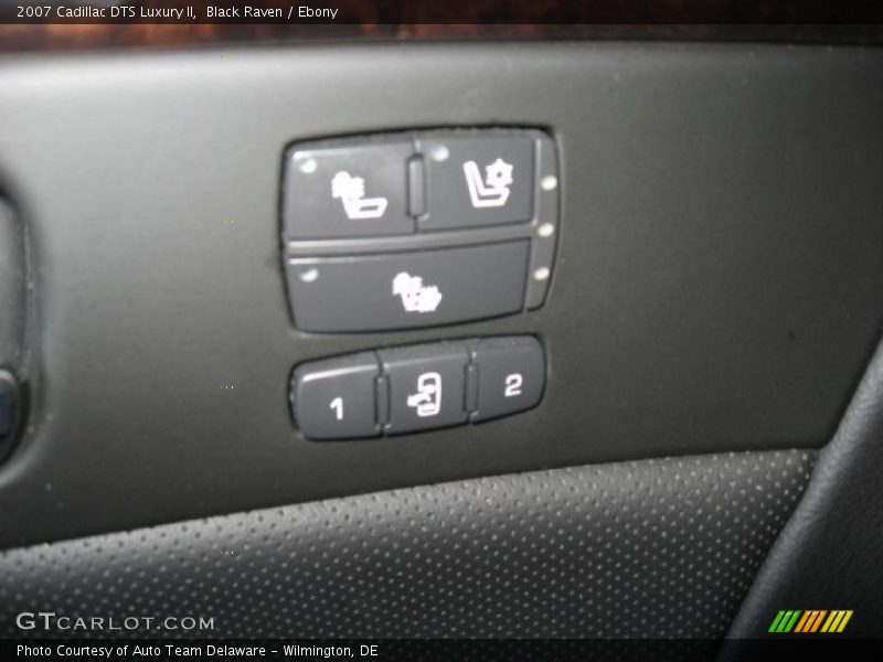 Black Raven / Ebony 2007 Cadillac DTS Luxury II