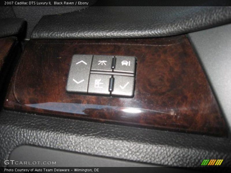 Black Raven / Ebony 2007 Cadillac DTS Luxury II