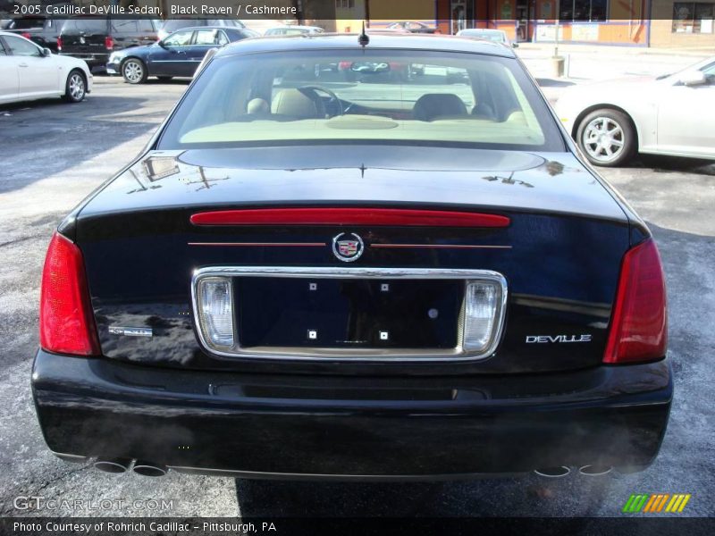 Black Raven / Cashmere 2005 Cadillac DeVille Sedan