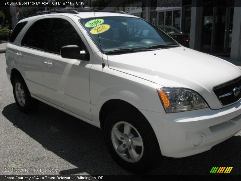 Clear White / Gray 2006 Kia Sorento LX 4x4