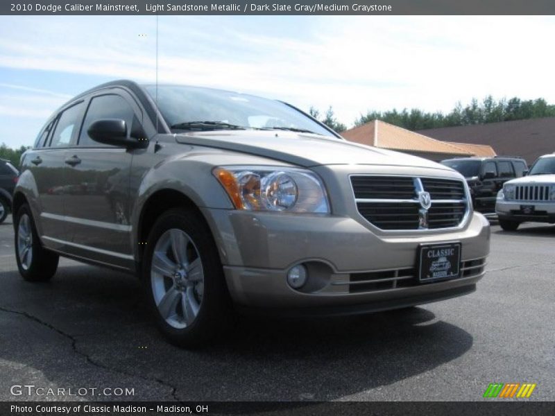 Light Sandstone Metallic / Dark Slate Gray/Medium Graystone 2010 Dodge Caliber Mainstreet