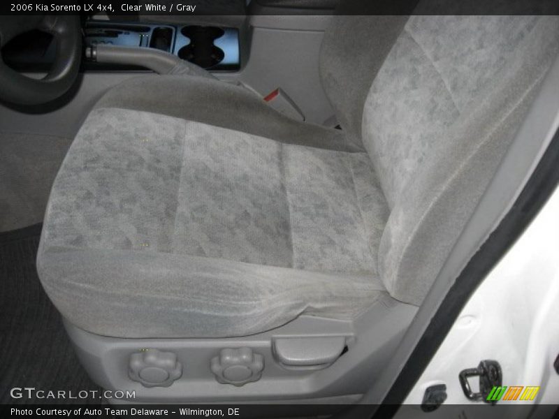 Clear White / Gray 2006 Kia Sorento LX 4x4