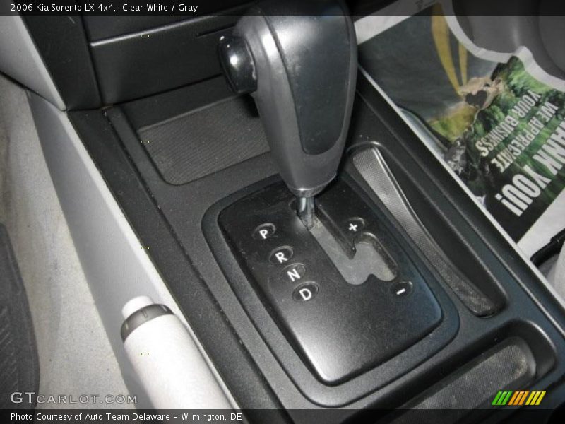 Clear White / Gray 2006 Kia Sorento LX 4x4