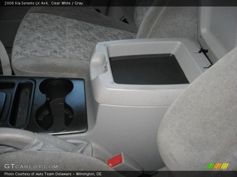 Clear White / Gray 2006 Kia Sorento LX 4x4