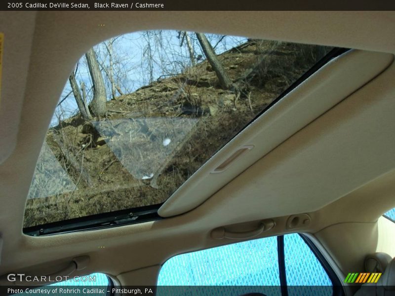 Black Raven / Cashmere 2005 Cadillac DeVille Sedan