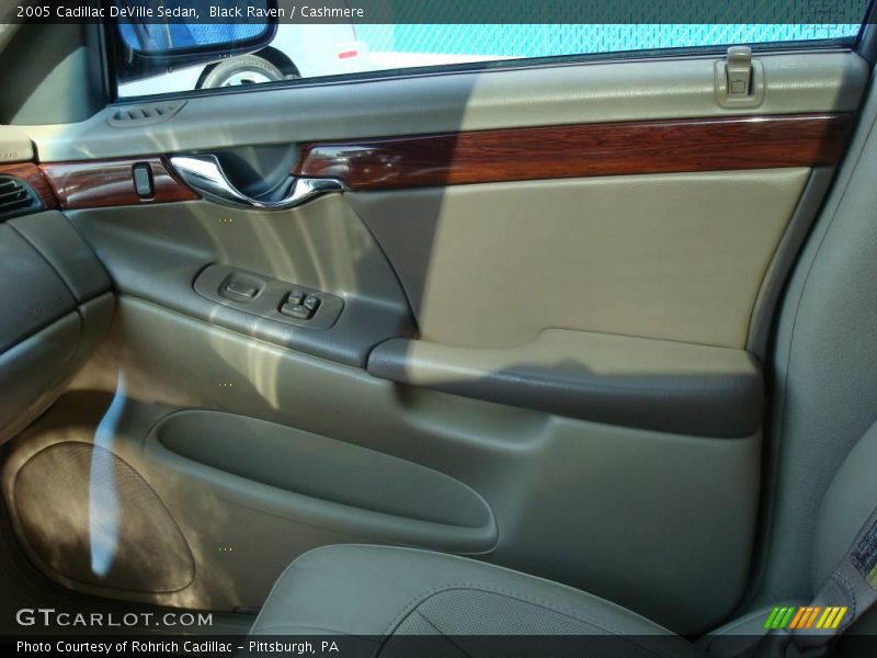 Black Raven / Cashmere 2005 Cadillac DeVille Sedan