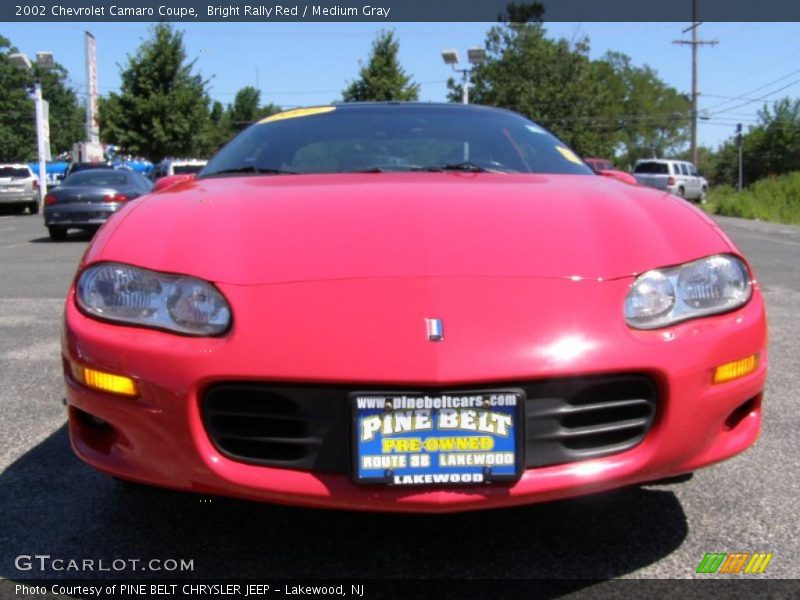 Bright Rally Red / Medium Gray 2002 Chevrolet Camaro Coupe