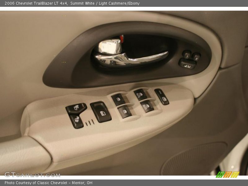 Summit White / Light Cashmere/Ebony 2006 Chevrolet TrailBlazer LT 4x4