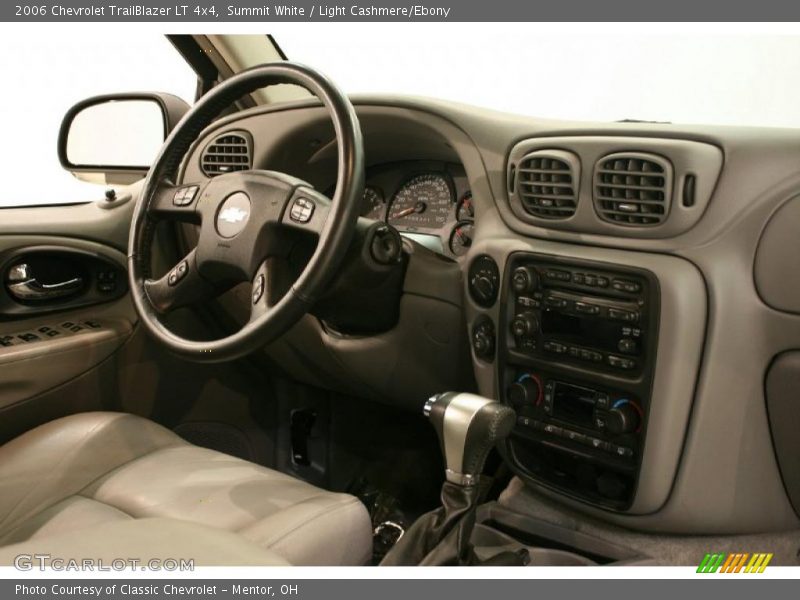 Summit White / Light Cashmere/Ebony 2006 Chevrolet TrailBlazer LT 4x4