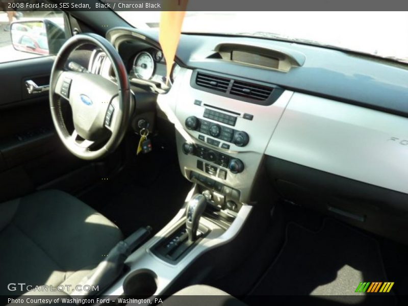 Black / Charcoal Black 2008 Ford Focus SES Sedan