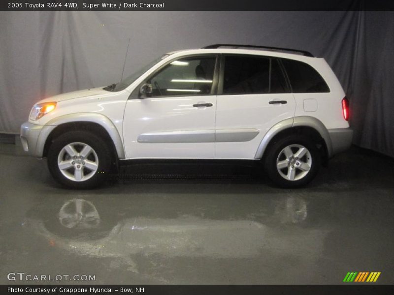 Super White / Dark Charcoal 2005 Toyota RAV4 4WD